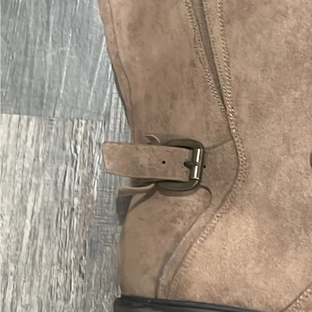 New Pierre Dumas Suede Boots
